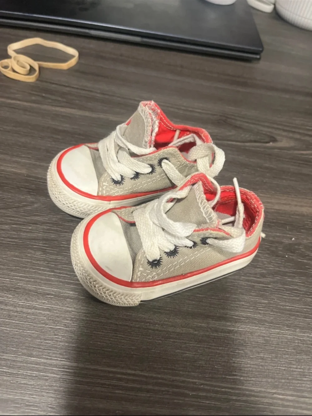 Converse Kids Canvas Sneakers in Beige with Red Trim